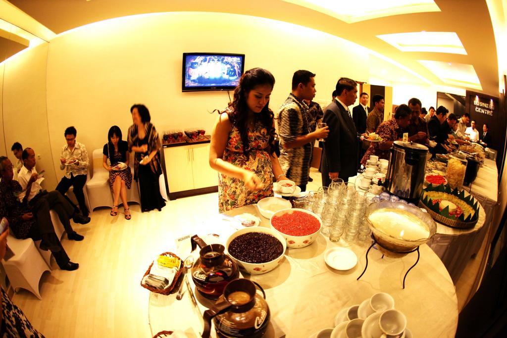 Griptha Hotel Kudus Bagian luar foto